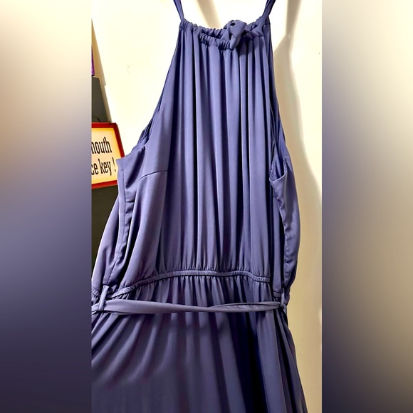 Halter tie formal dress - Picture 2 of 7